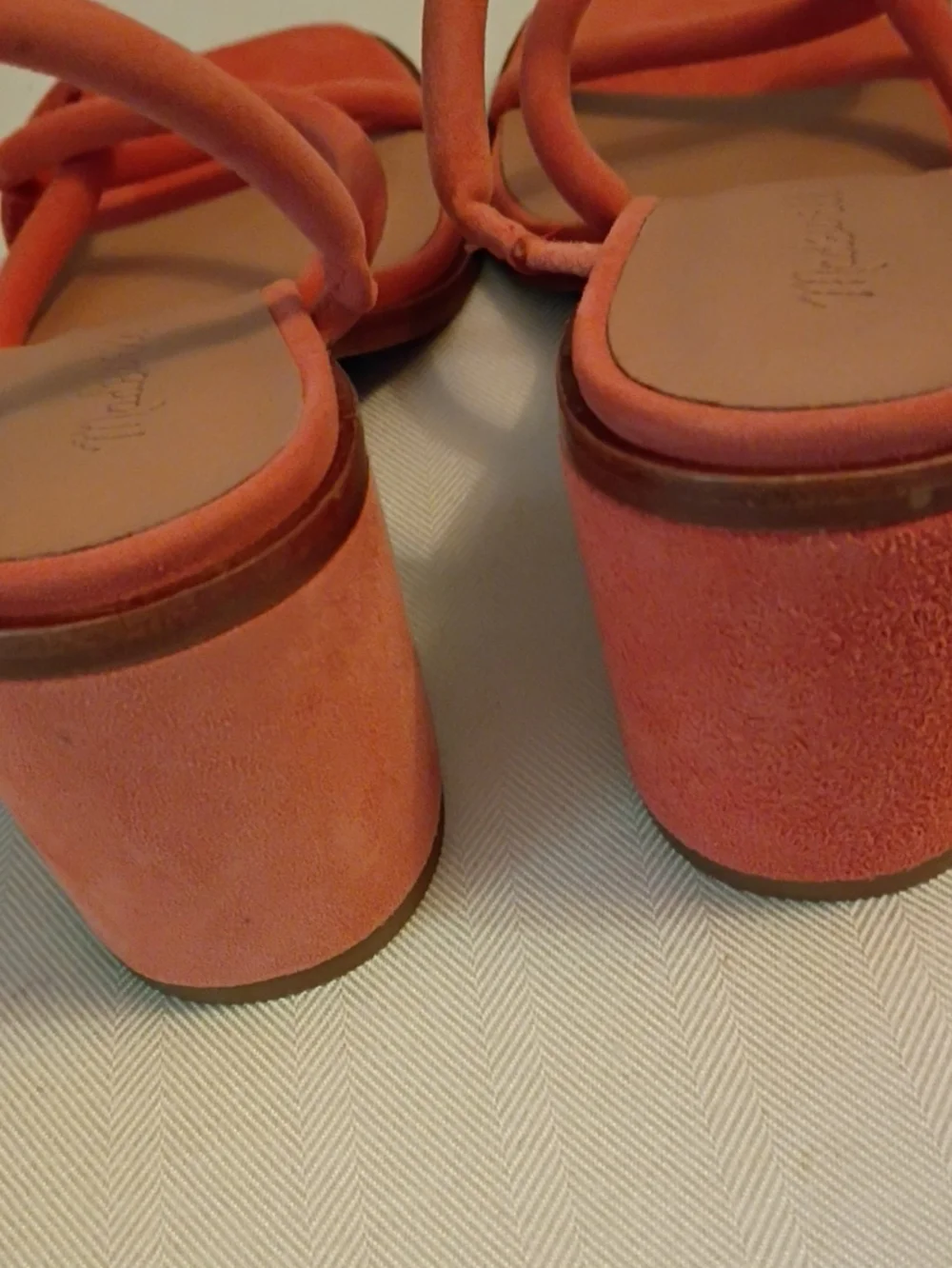Madewell Coral Suede Strappy Block Heel Sandals. 10.5